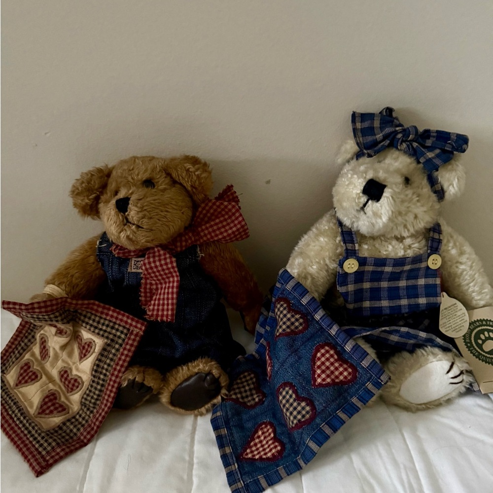 Two Boyds Bear with Love Blankets